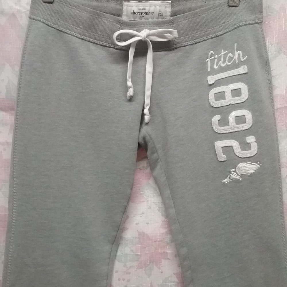 Abercrombie and Fitch girls sweatpants XL NWOT